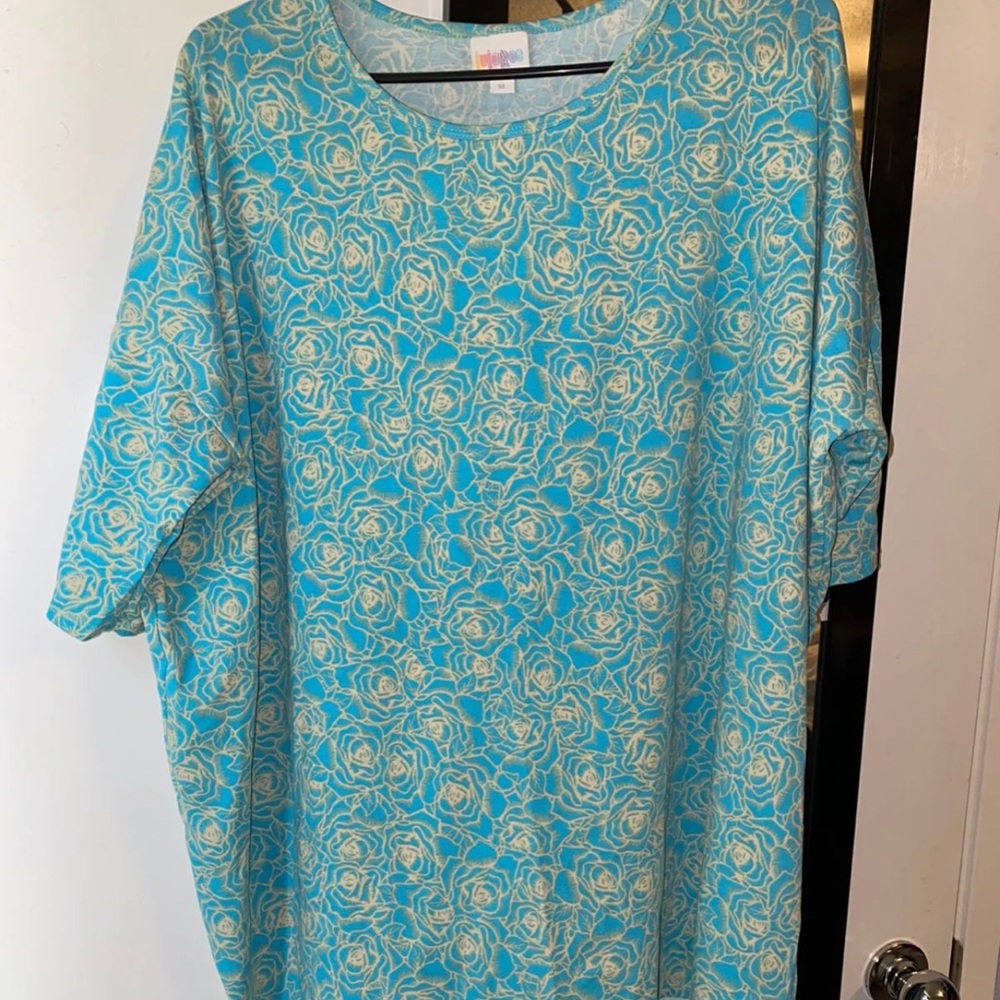 Lularoe Irma Rose Print
